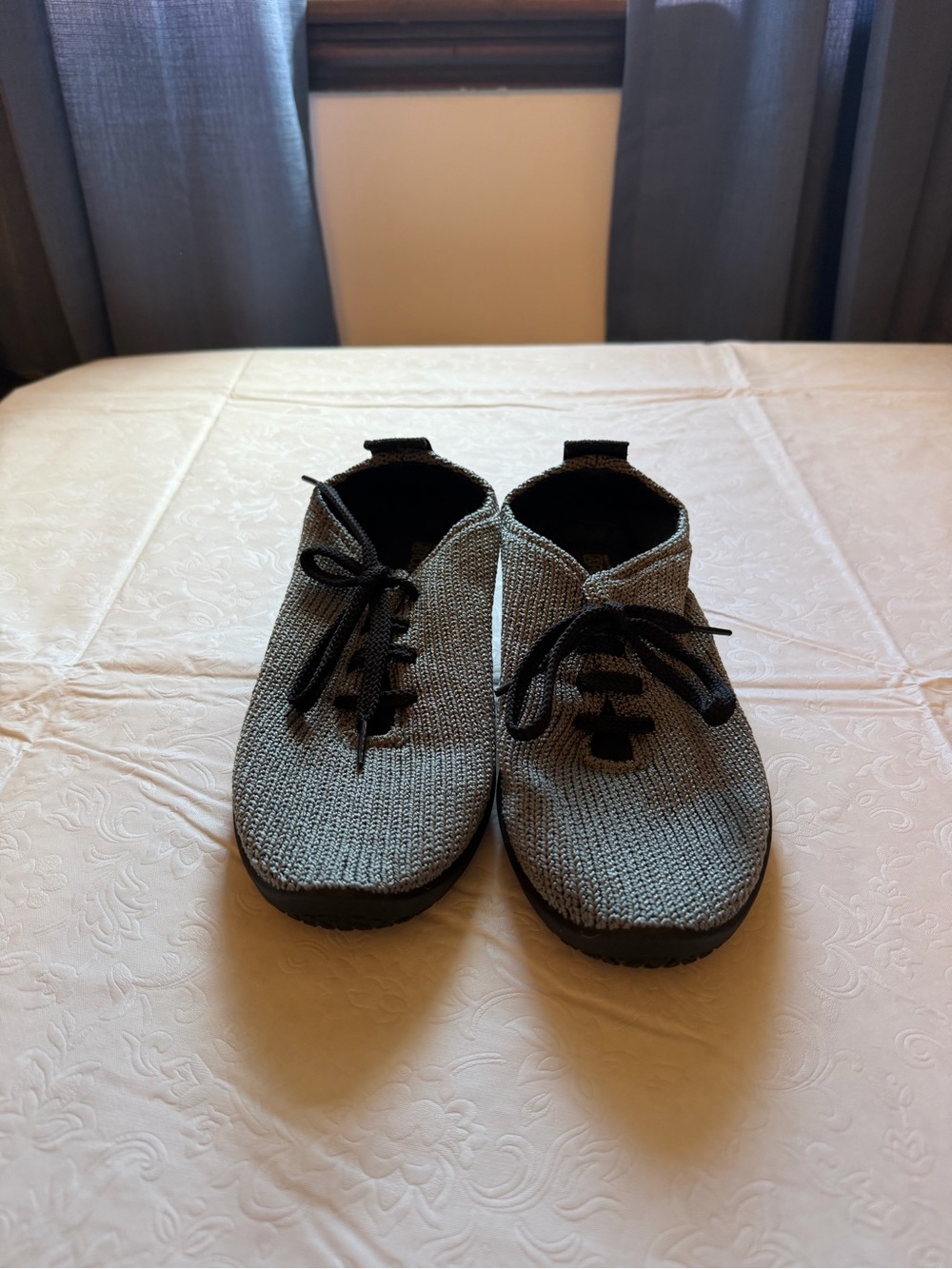 Acropedico Lightweight Knit Lace-Up Shoes in Gray